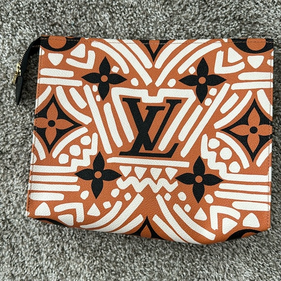 Louis Vuitton pouch - Picture 1 of 3